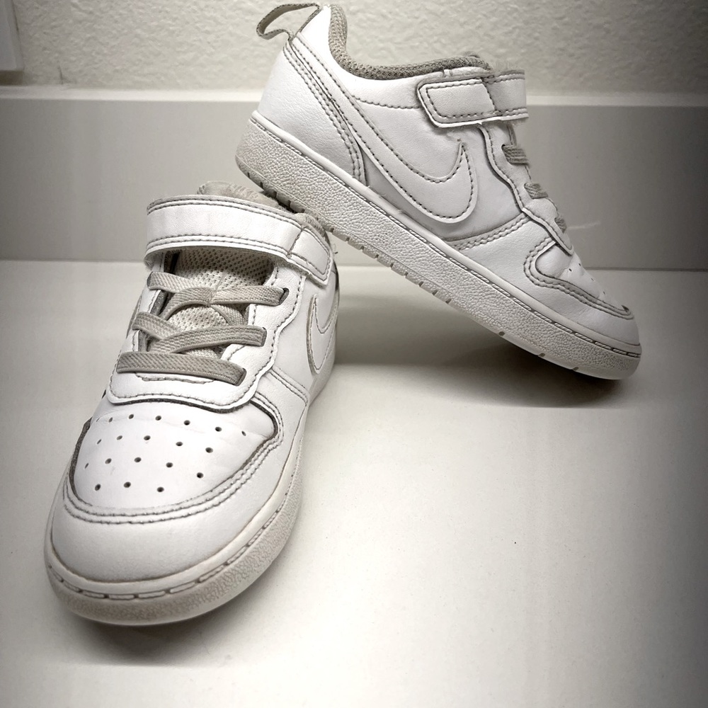 Nike Court Borough 2 Low Tops size 9